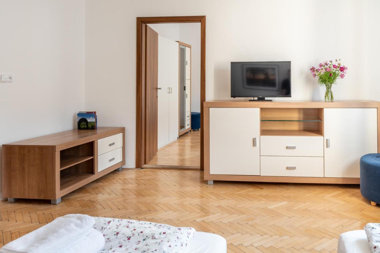 Dobrý Kanec - Hostinec Mělník Exterior foto